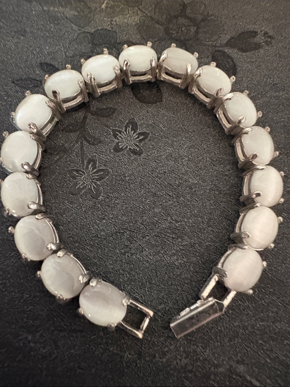AVON VINTAGE 90's MOON GLOW SILVER-TONE 7.5" BRACELET